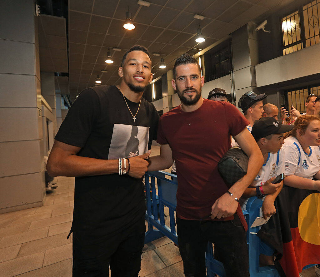 弱侧套上为 弱侧套上为