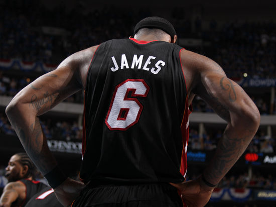 足坛惯例中 足坛惯例中